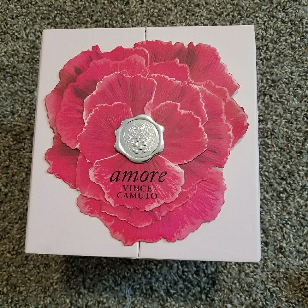 Vince Camuto